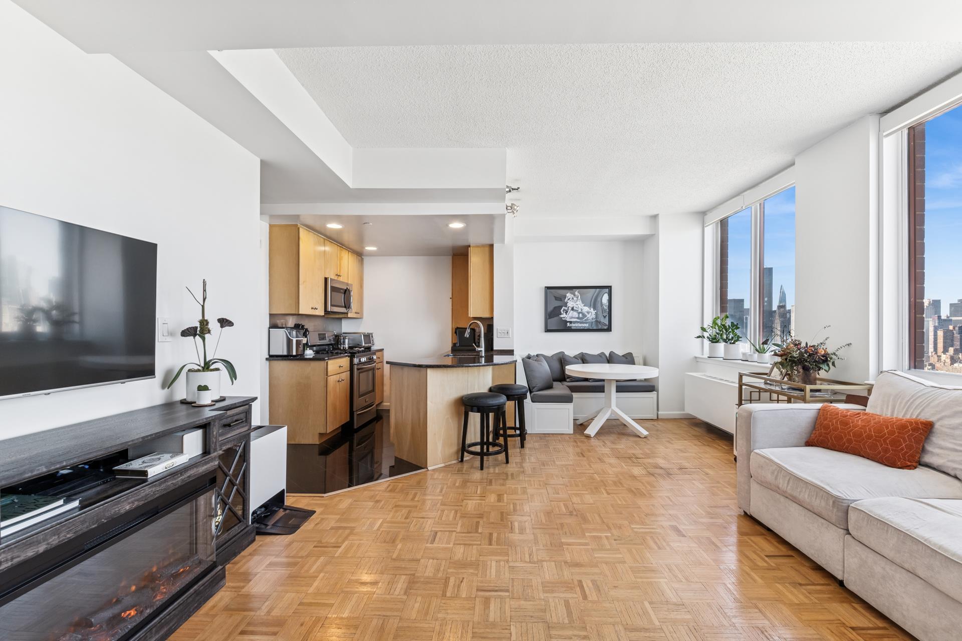 #2 photo, Hunters Point, Hunters Point , NY 11109