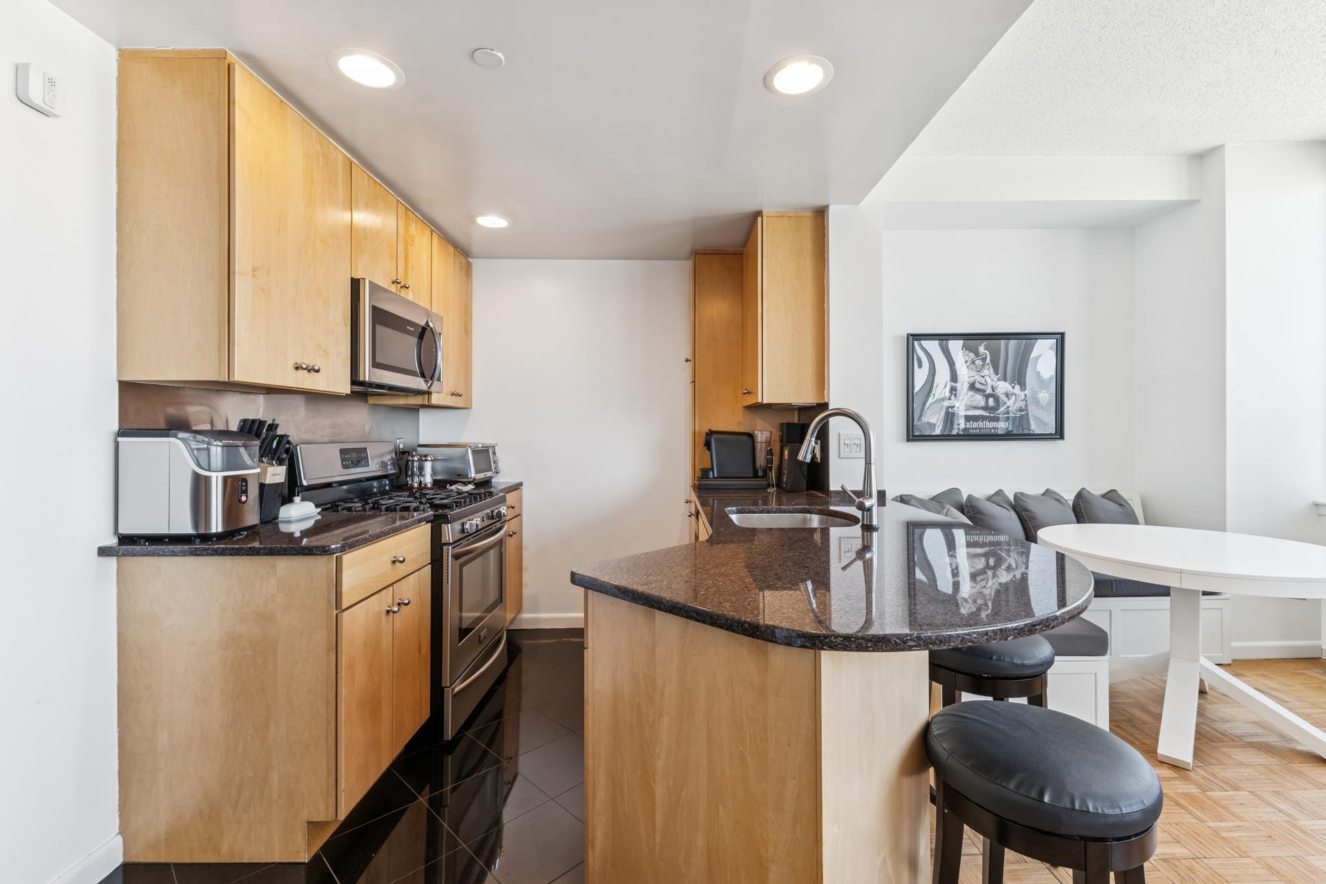 #3 photo, Hunters Point, Hunters Point , NY 11109