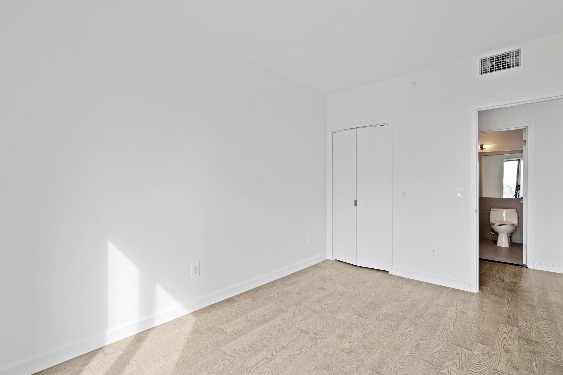 #16 photo, Long Island City, Long Island City , NY 11101
