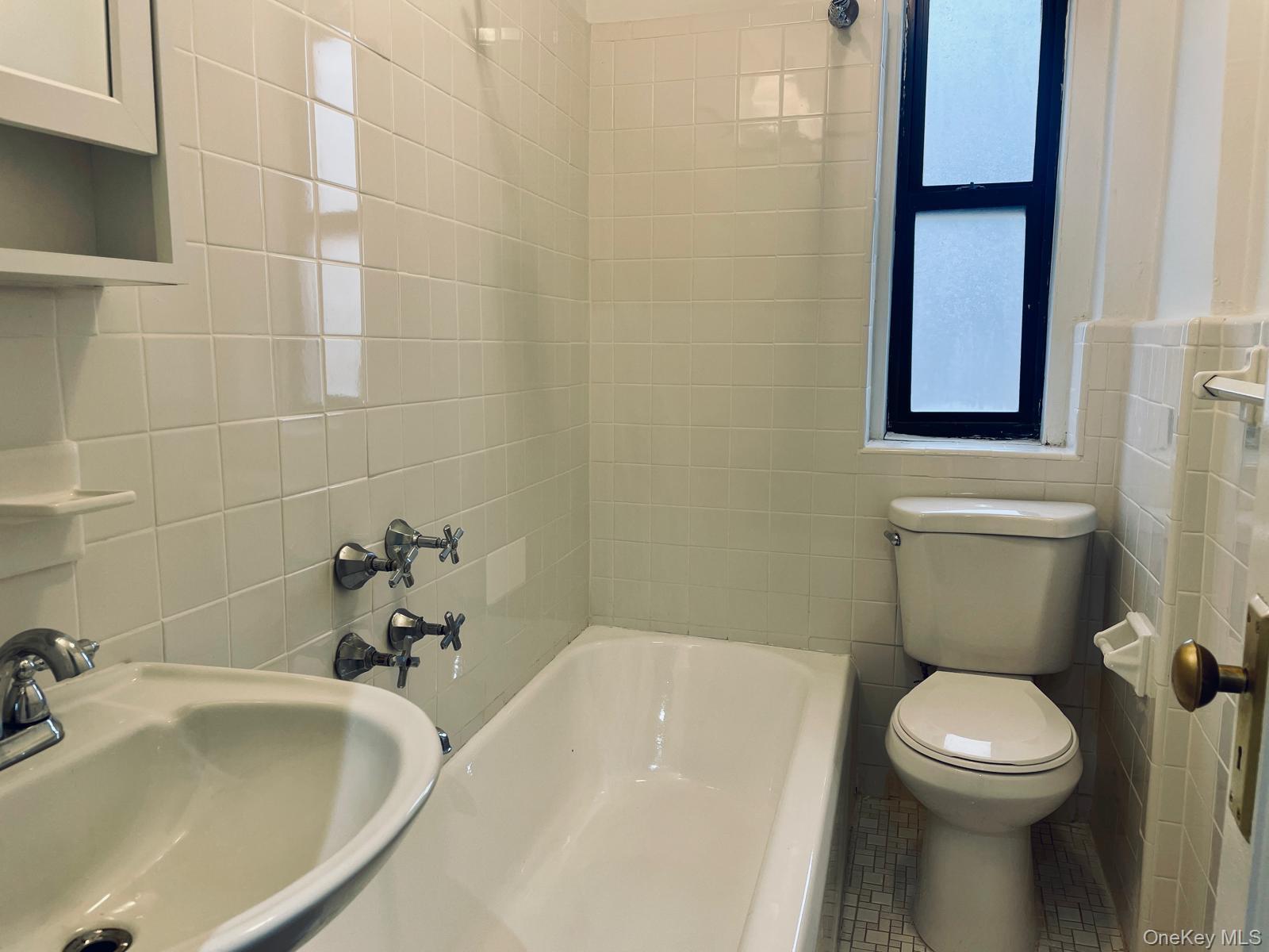 #9 photo, 35-35 75 Street, Jackson Heights , NY 11372
