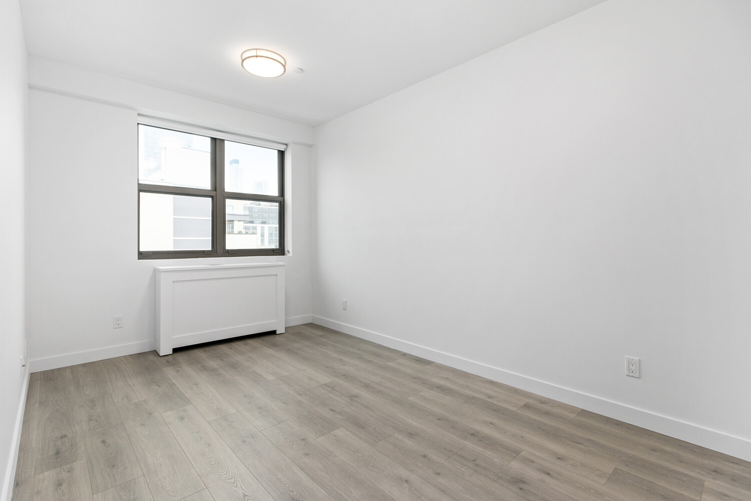 #4 photo, 31-07 38TH Avenue, Long Island City , NY 11101