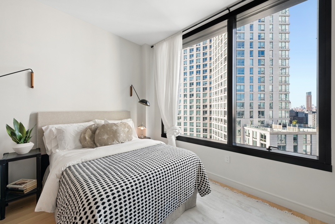 #3 photo, 45-30 Pearson Street, Long Island City , NY 11101