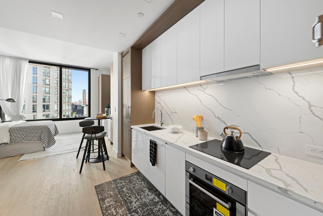 #4 photo, 45-30 Pearson Street, Long Island City , NY 11101