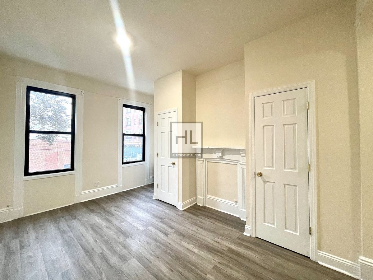 #1 photo, 51-28 35th Street, Long Island City , NY 11101