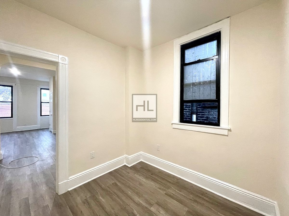 #4 photo, 51-28 35th Street, Long Island City , NY 11101