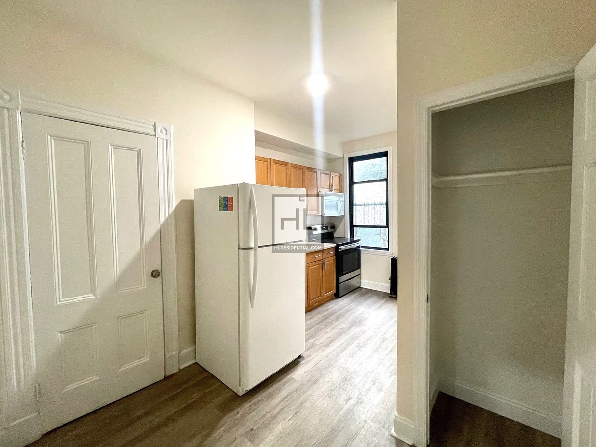 #5 photo, 51-28 35th Street, Long Island City , NY 11101