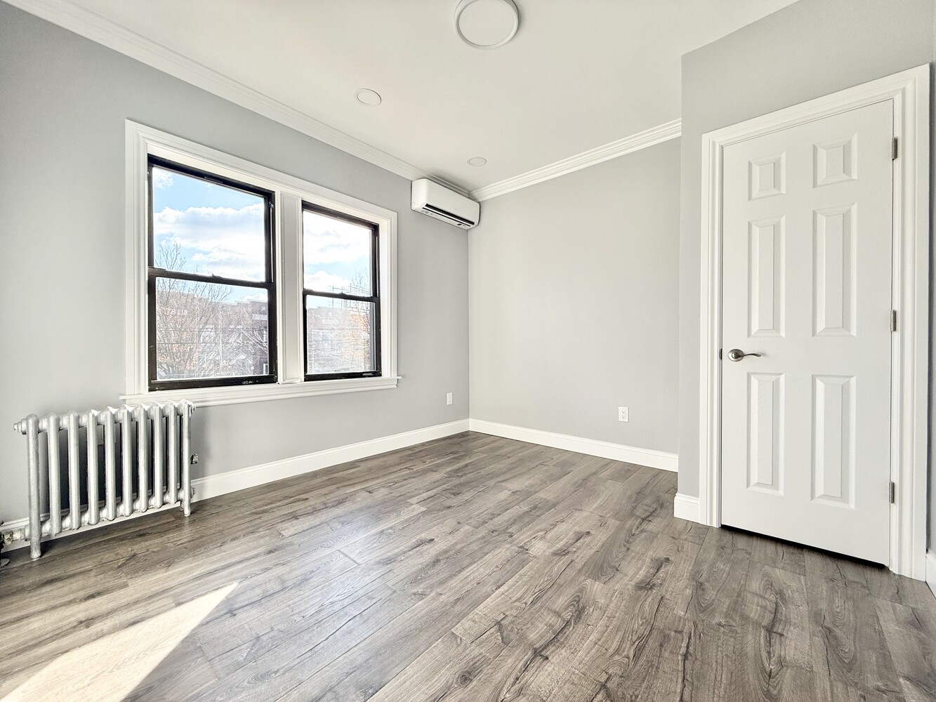 #10 photo, Sunnyside, Sunnyside , NY 11377