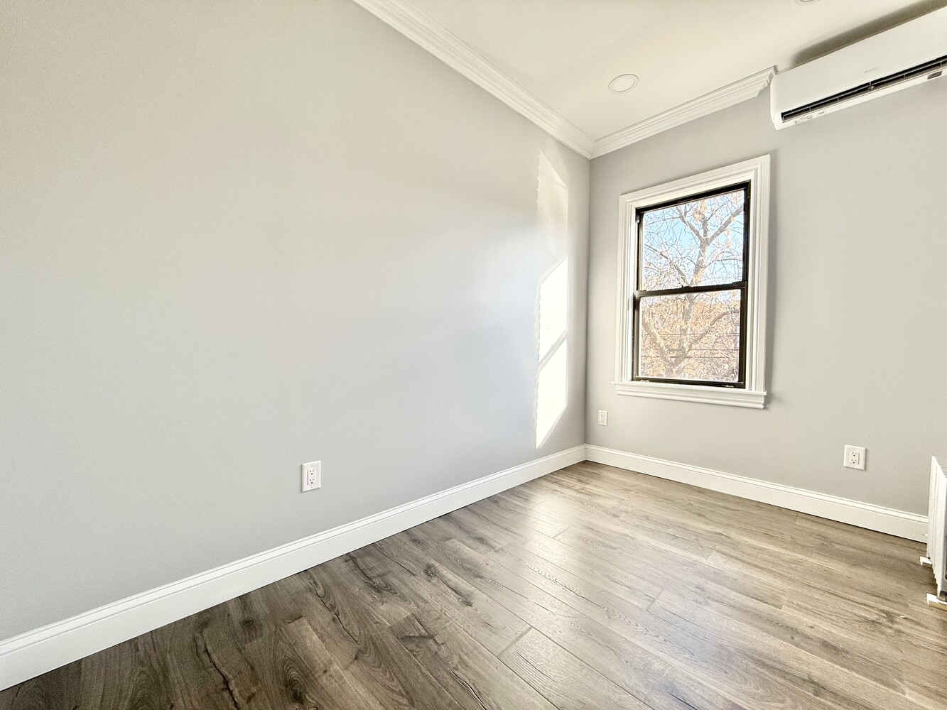 #13 photo, Sunnyside, Sunnyside , NY 11377