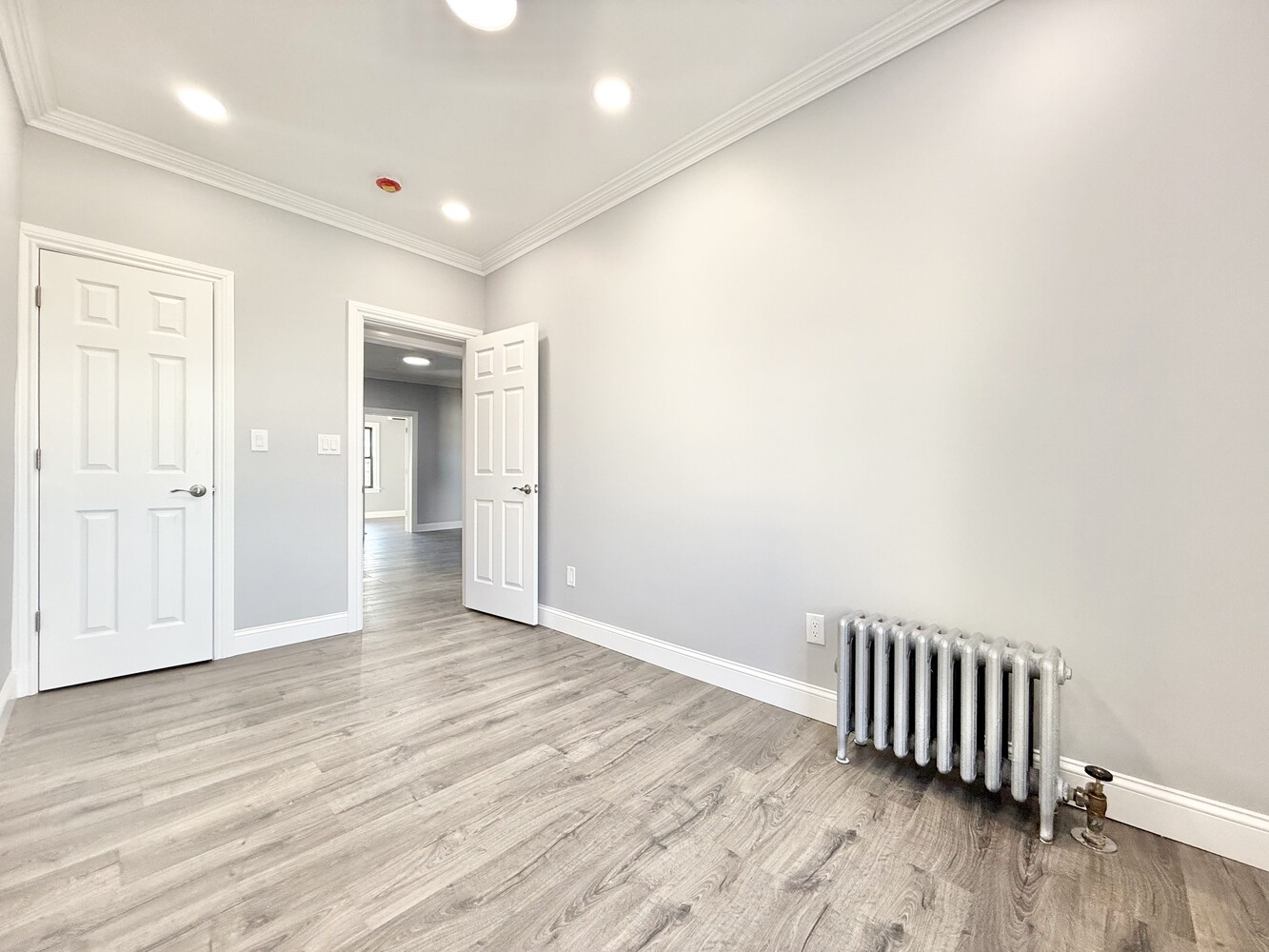 #14 photo, Sunnyside, Sunnyside , NY 11377