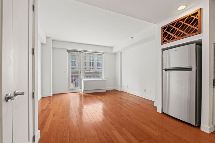 #3 photo, Long Island City, Long Island City , NY 11101
