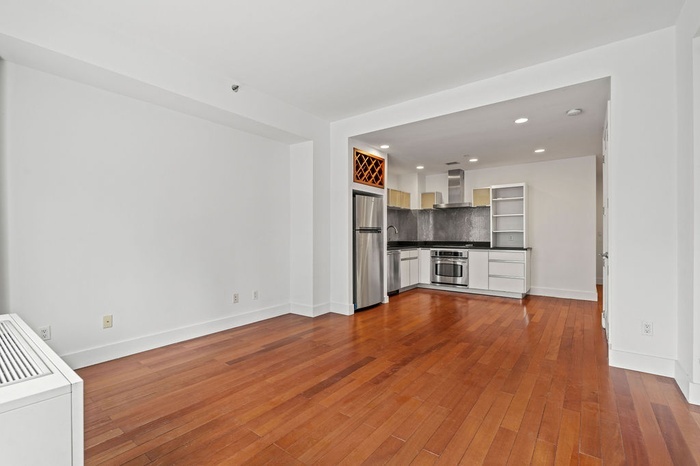 #8 photo, Long Island City, Long Island City , NY 11101
