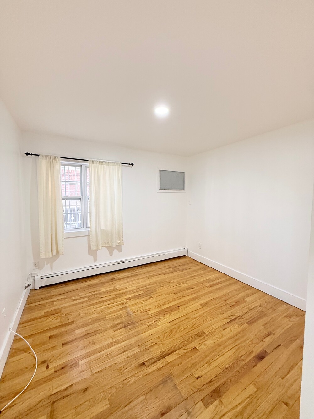 #7 photo, Woodside, Woodside , NY 11377