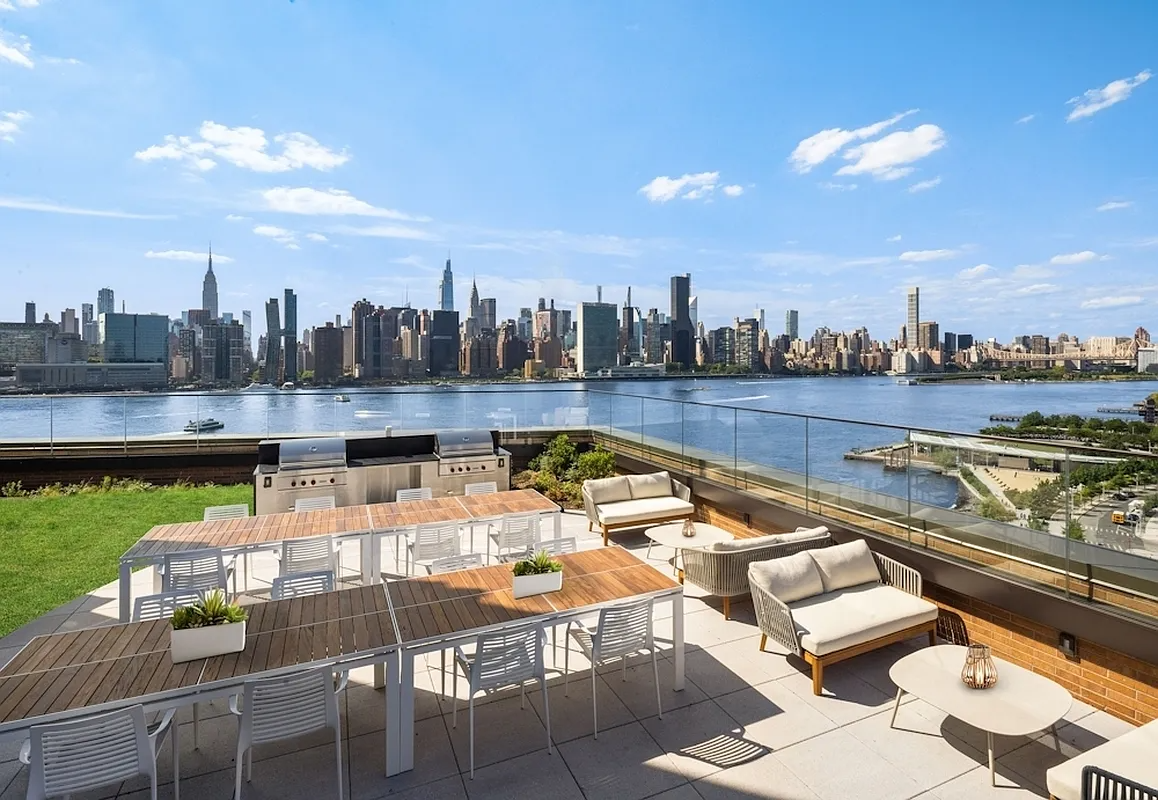 #11 photo, 1-15 57th Avenue, Hunters Point , NY 11101
