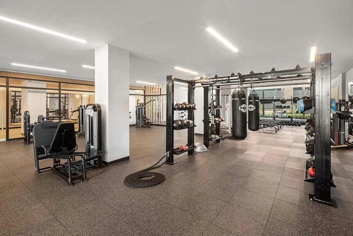 #6 photo, 1-15 57th Avenue, Hunters Point , NY 11101
