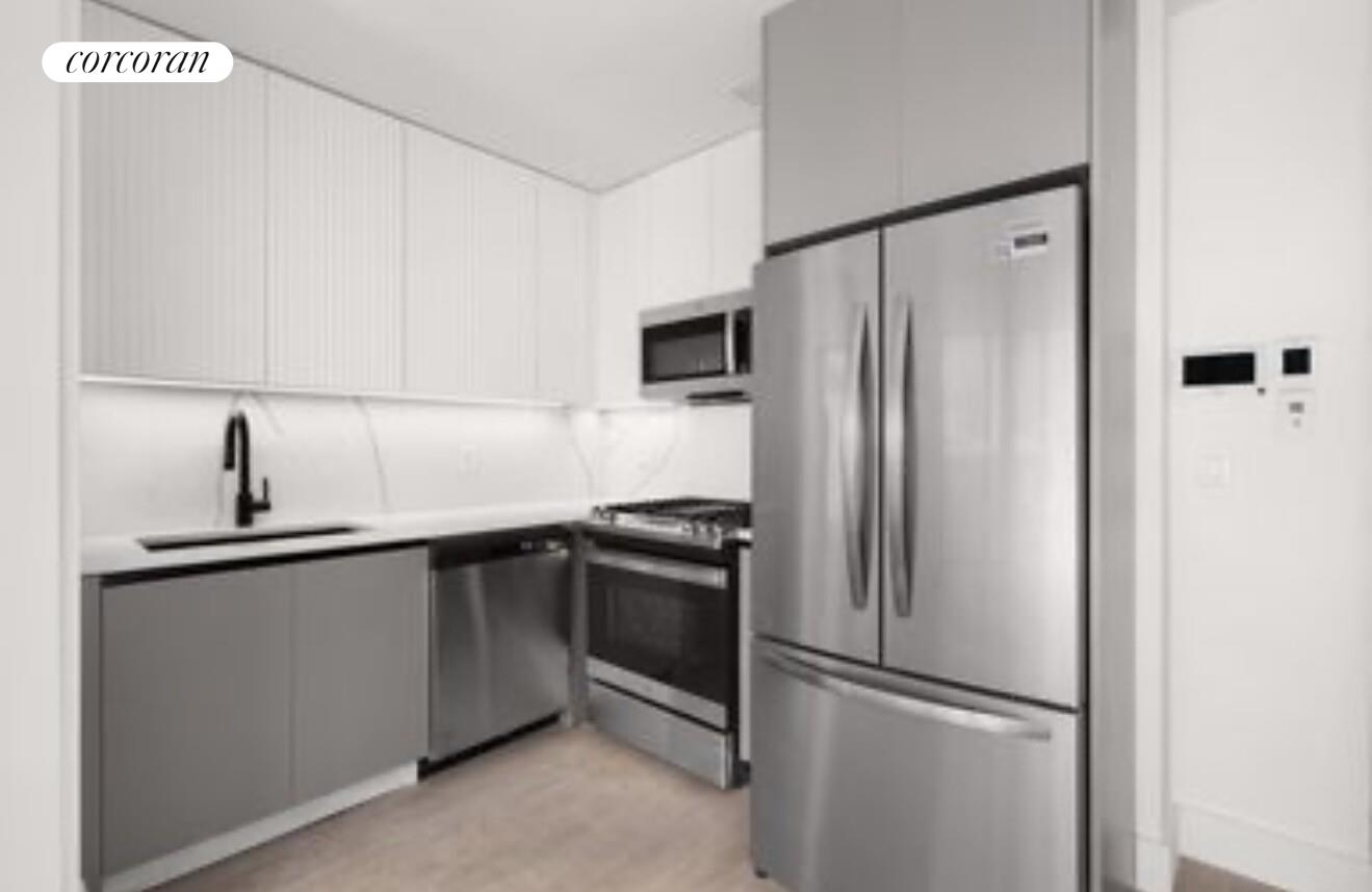 #8 photo, Ditmars Steinway, Ditmars Steinway , NY 11105