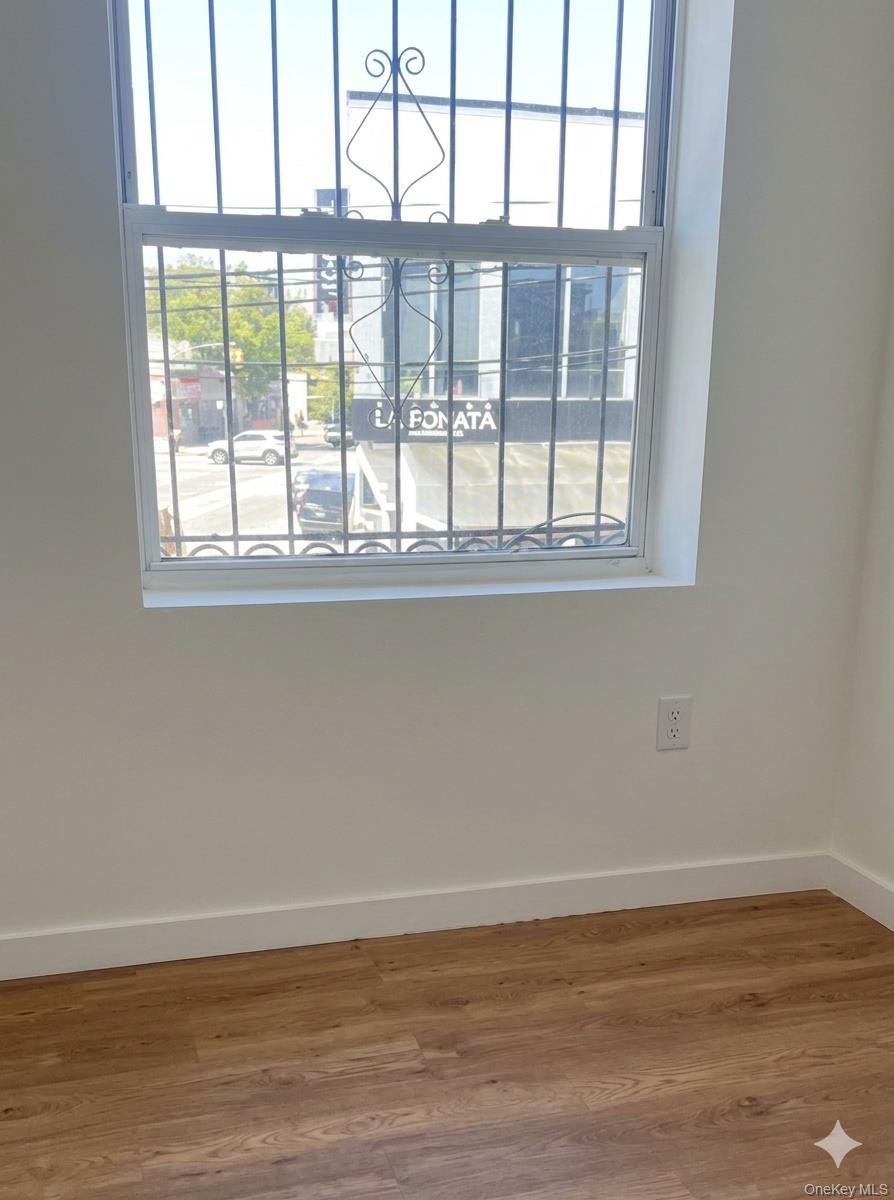 #5 photo, 54-01 108 Street, Corona , NY 11368