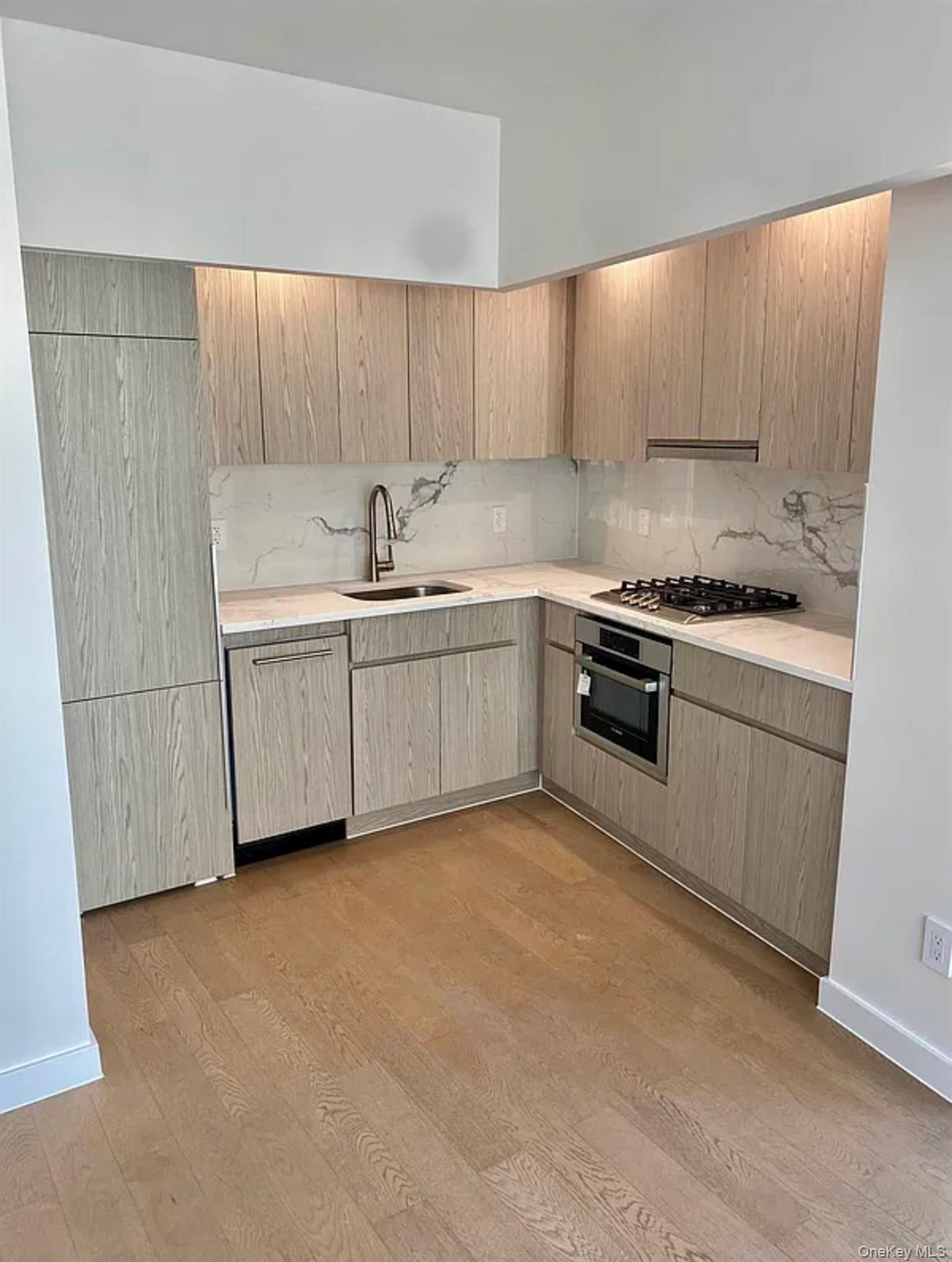 #9 photo, 3726 32 street, Long Island City , NY 11101