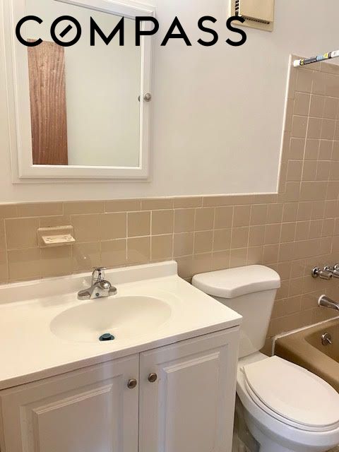 #4 photo, Jackson Heights, Jackson Heights , NY 11372