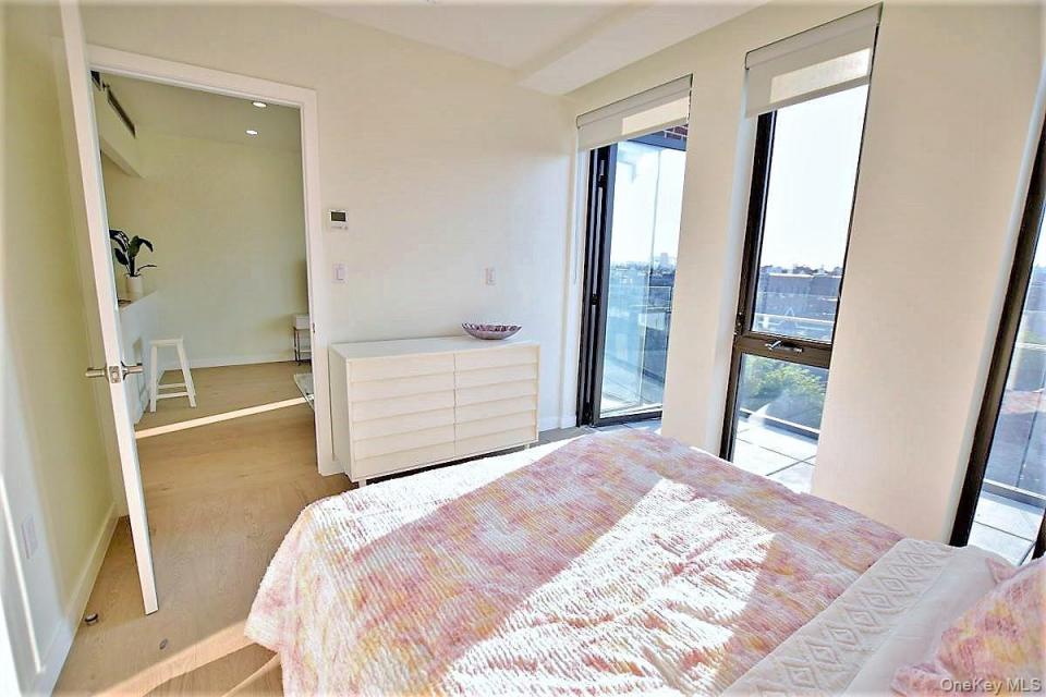 #13 photo, 41-26 44th Street, Sunnyside , NY 11104