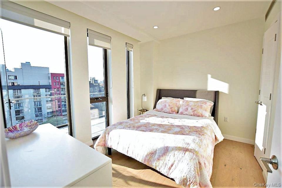 #8 photo, 41-26 44th Street, Sunnyside , NY 11104