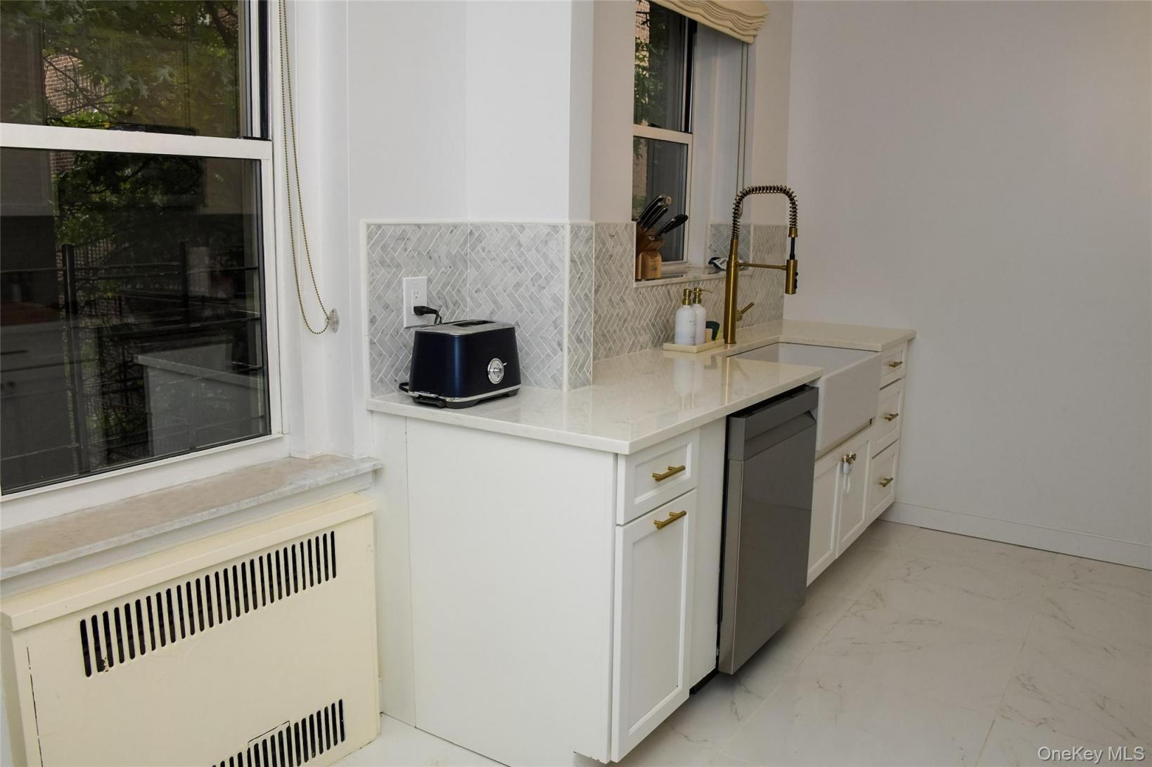 #7 photo, 41-30 46th Street, Sunnyside , NY 11104