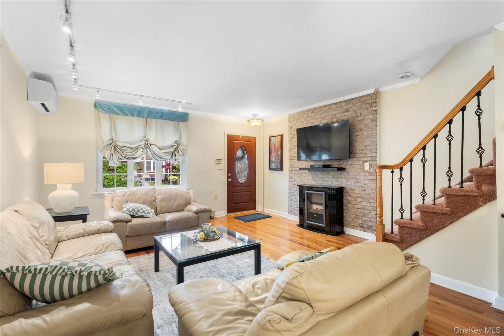 #2 photo, 7-14 160th Street, Whitestone , NY 11357