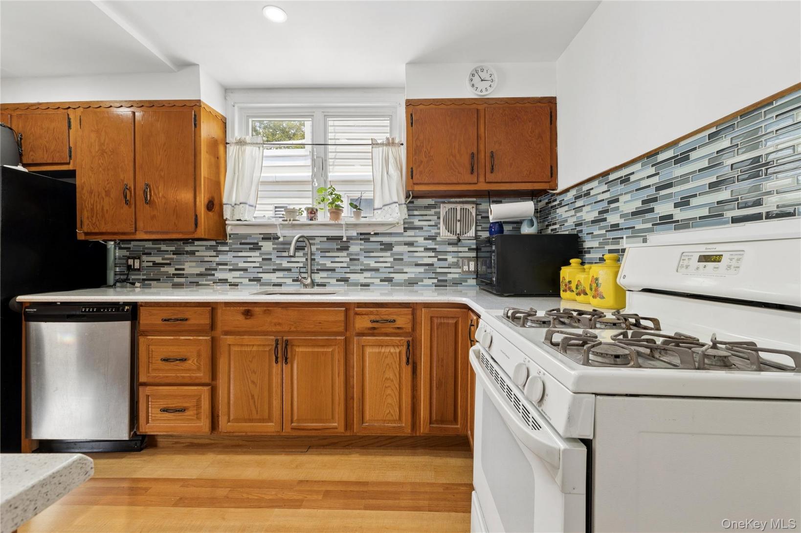 #14 photo, 3236 Jordan Street, Flushing , NY 11358