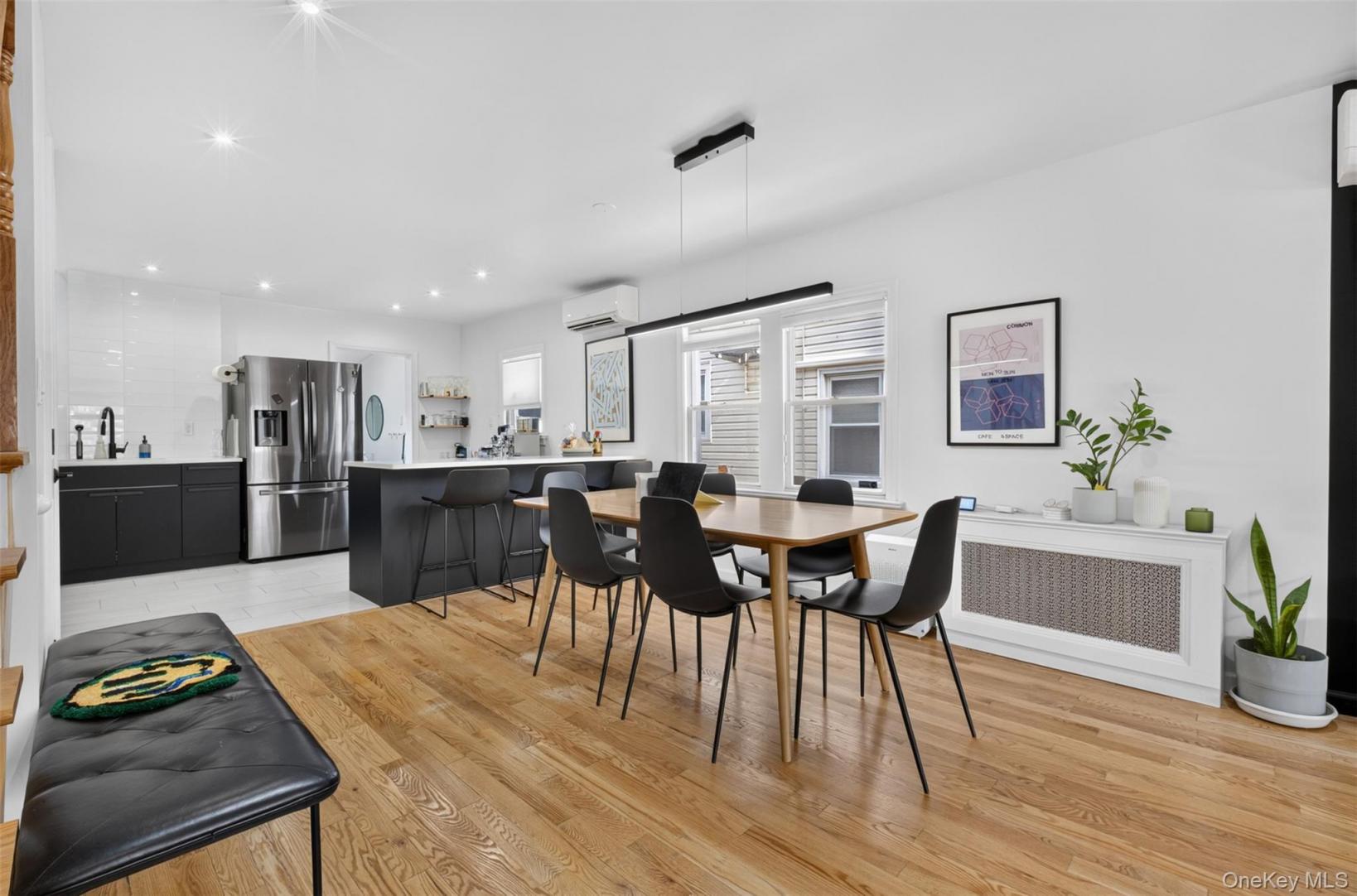 #18 photo, 32-33 202nd Street, Bayside , NY 11361