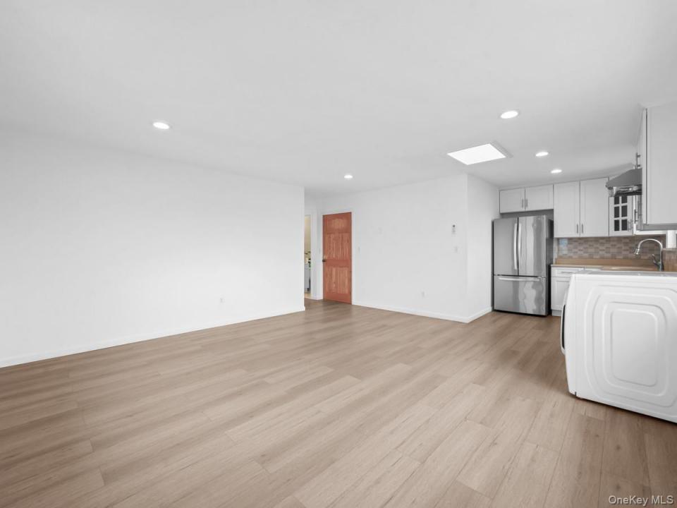 #16 photo, 40-08 214th Place, Bayside , NY 11361