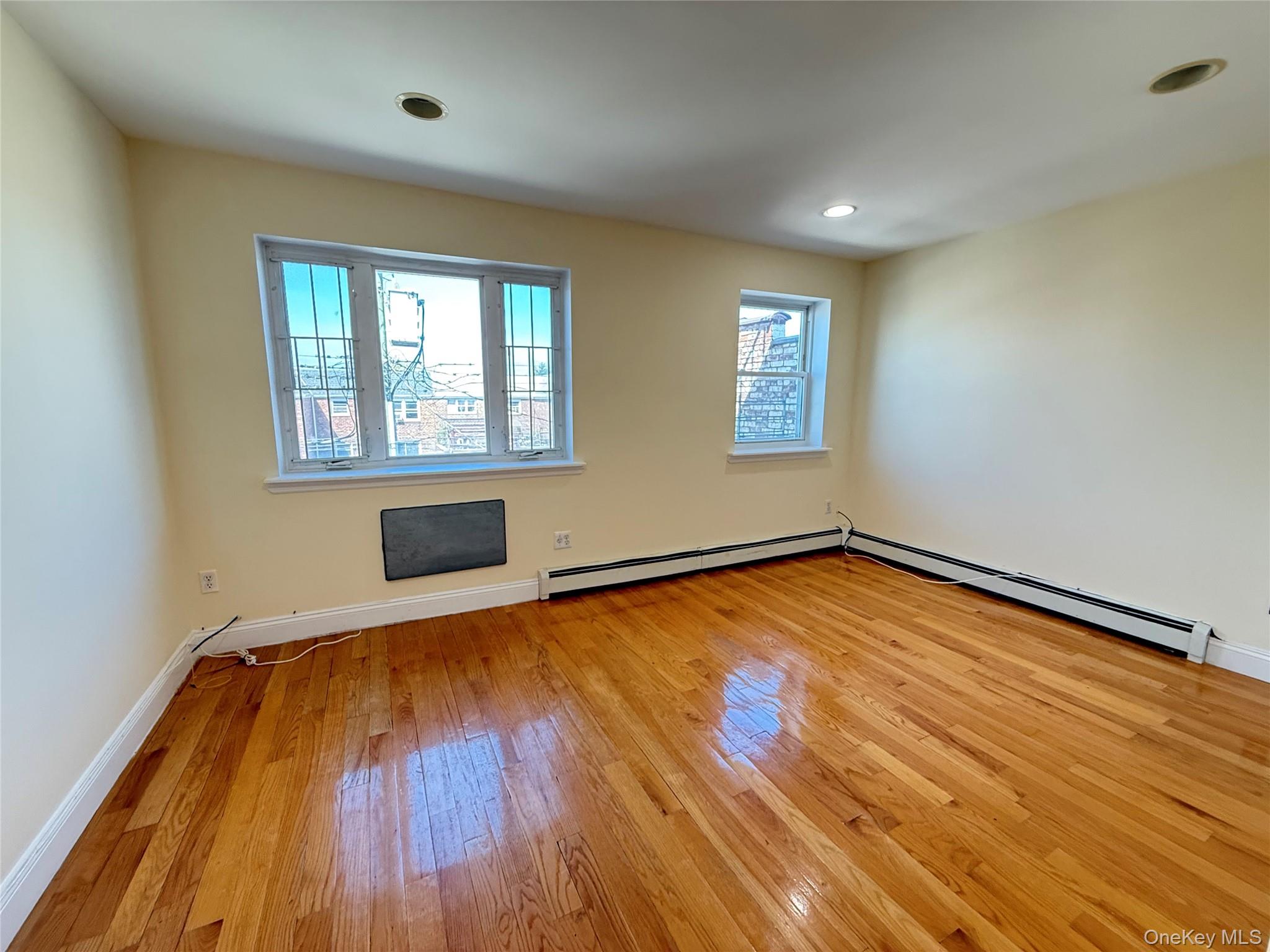 #4 photo, 20-11 College Point Boulevard, College Point , NY 11356