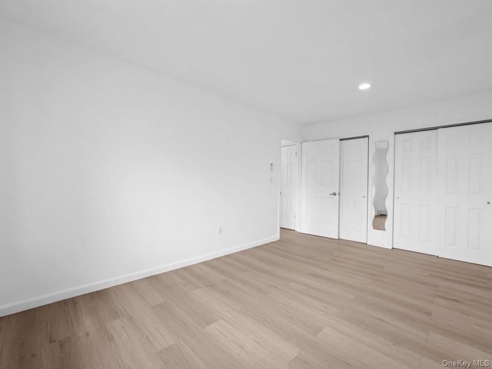 #20 photo, 40-08 214th Place, Bayside , NY 11361