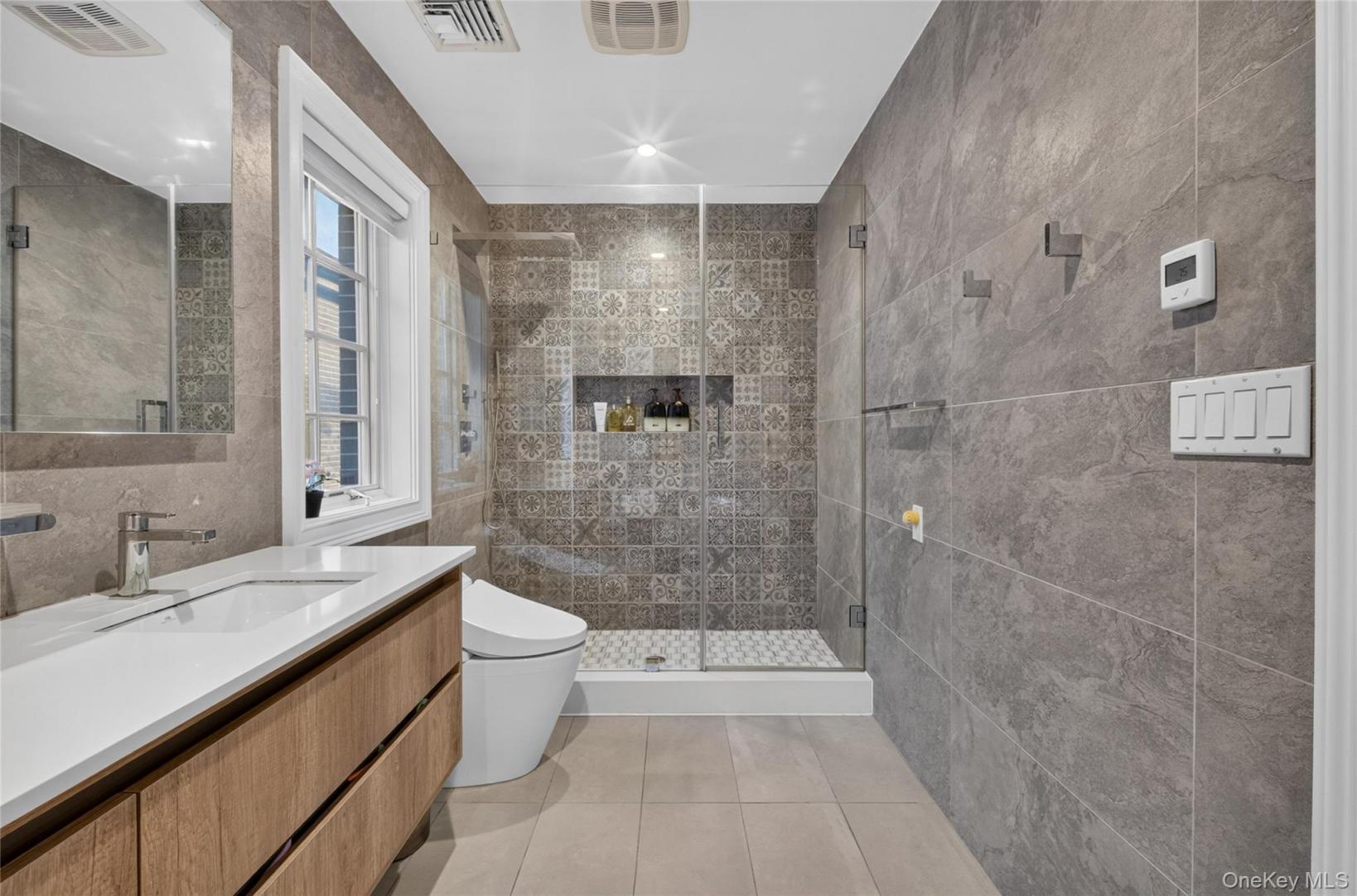 #10 photo, 150-50 6th Avenue, Whitestone , NY 11357