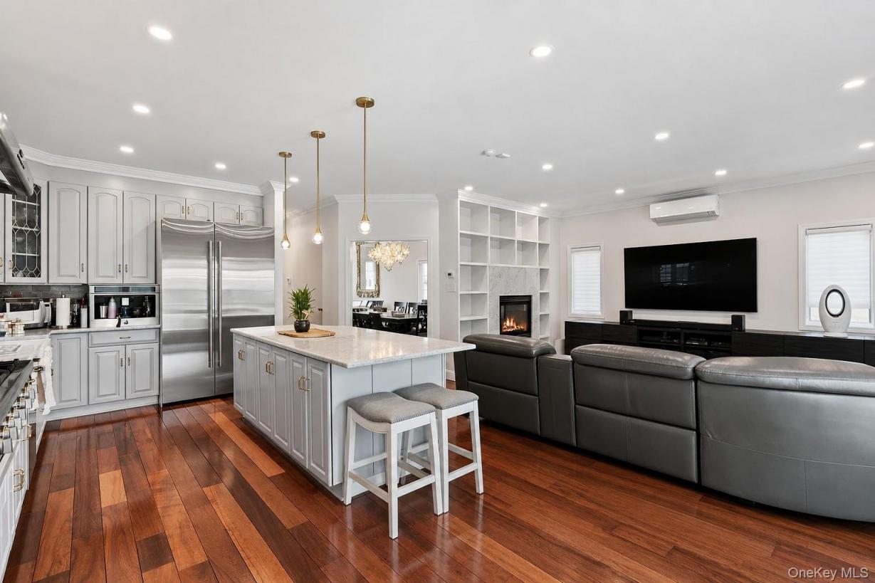 #10 photo, 157-35 19th Avenue, Whitestone , NY 11357