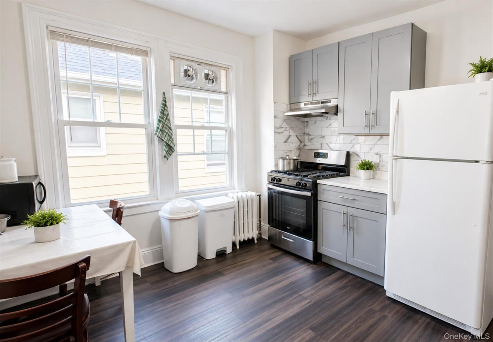 #7 photo, 121-53 6TH Av, Flushing , NY 11356