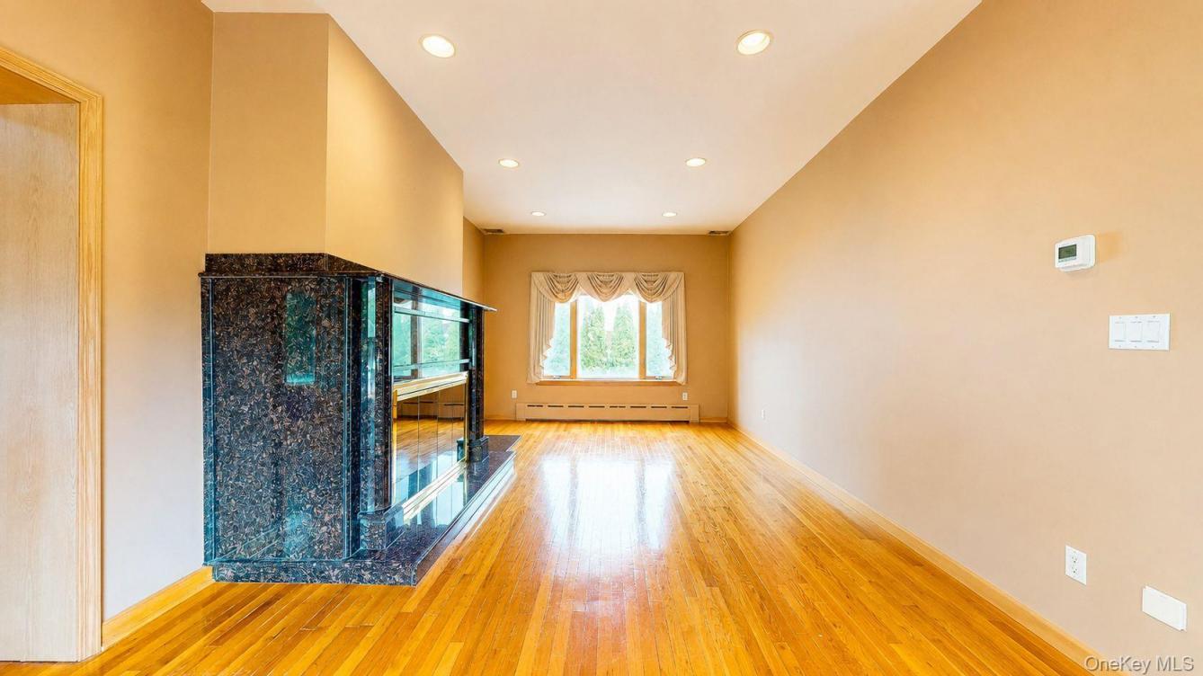 #15 photo, 160-31 9th Avenue, Whitestone , NY 11357