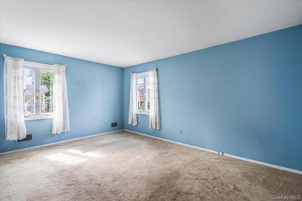 #12 photo, 156-14 14th Avenue, Beechhurst , NY 11357