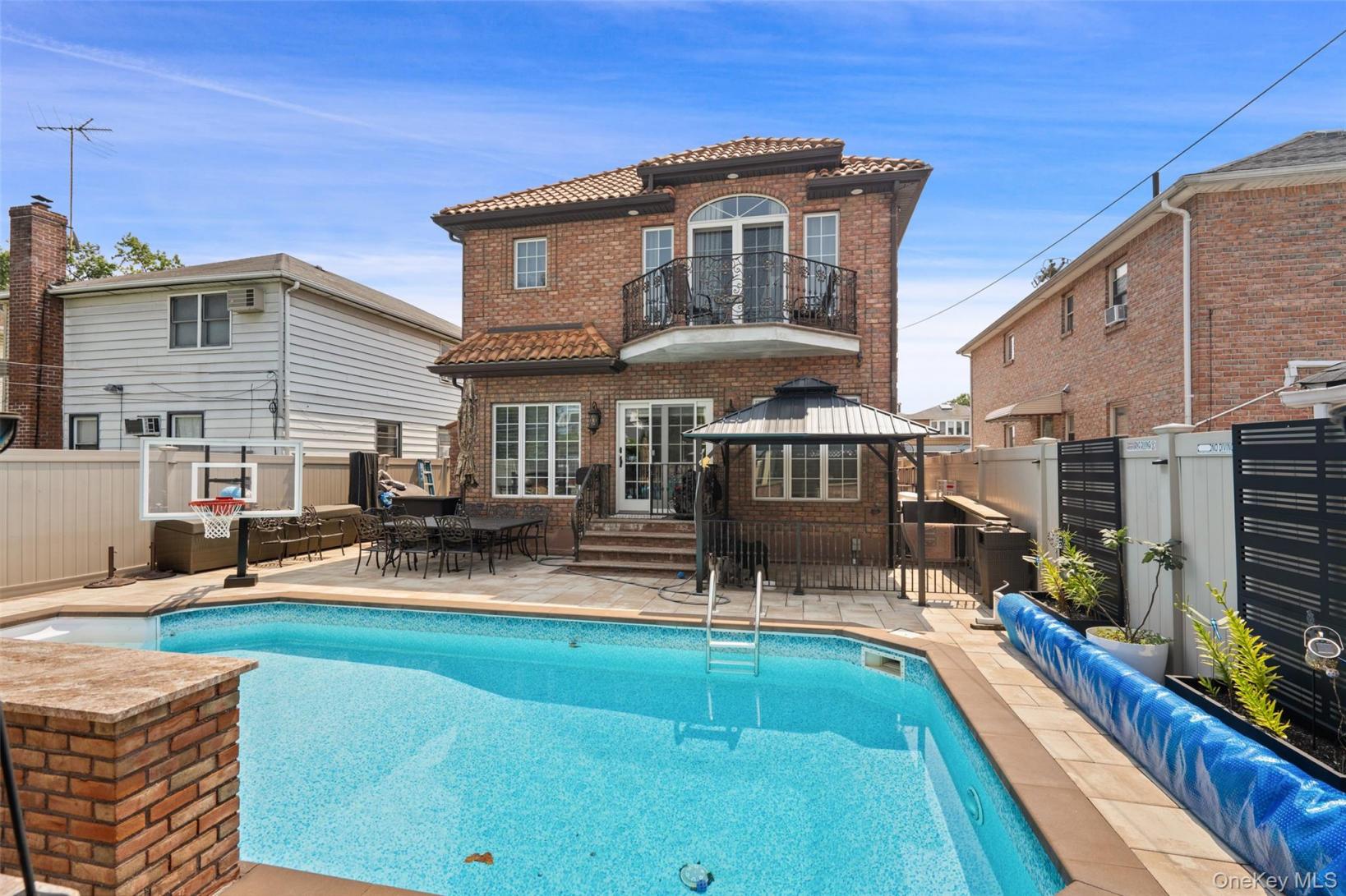 #20 photo, 157-35 19th Avenue, Whitestone , NY 11357