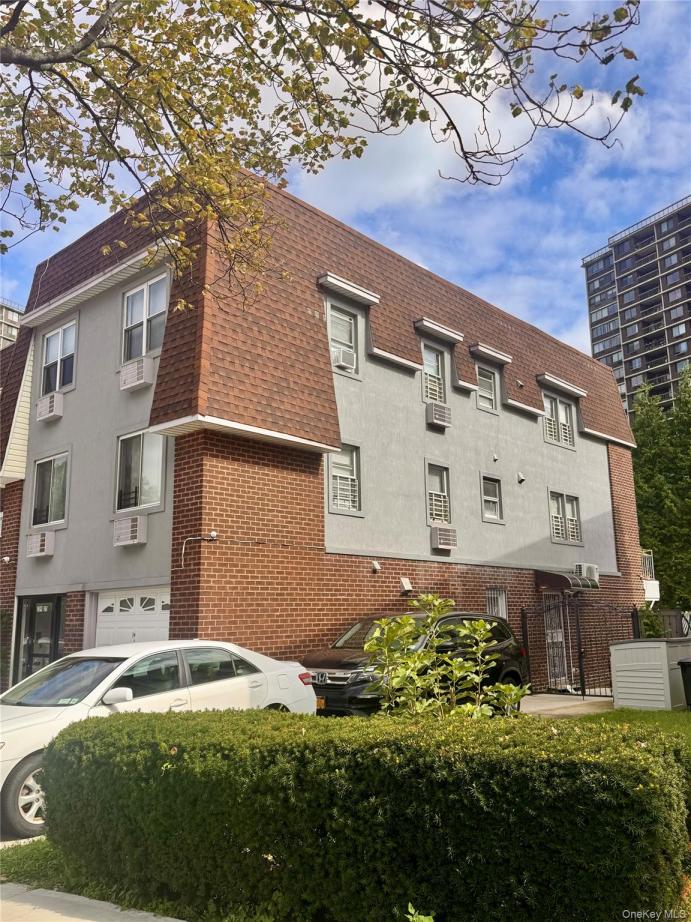 #4 photo, 20920 23rd Avenue, Bayside , NY 11360