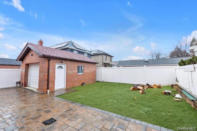 #17 photo, 27-09 Utopia Parkway, Flushing , NY 11358