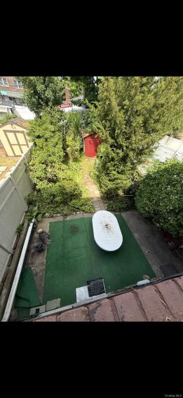 #20 photo, 12-08 152nd Street, Whitestone , NY 11357