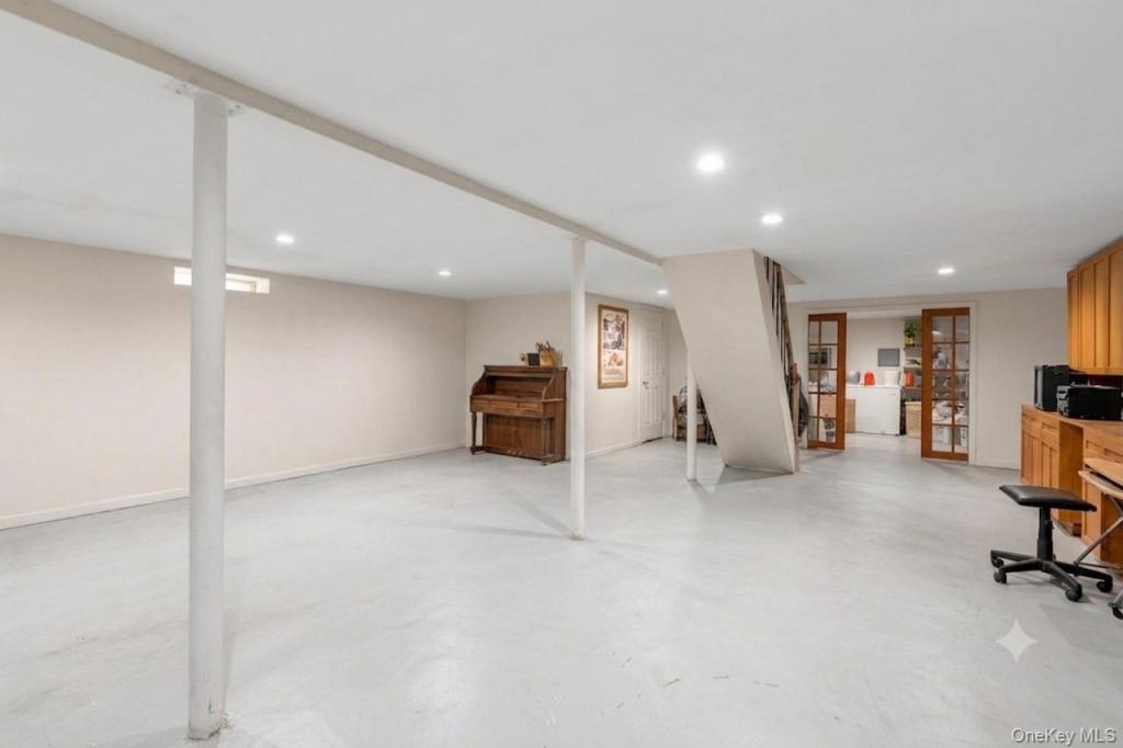 #17 photo, 41-35 219th Street, Bayside , NY 11361