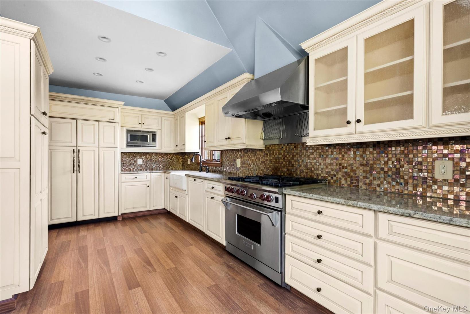 #15 photo, 21420 26th Avenue, Bayside , NY 11360