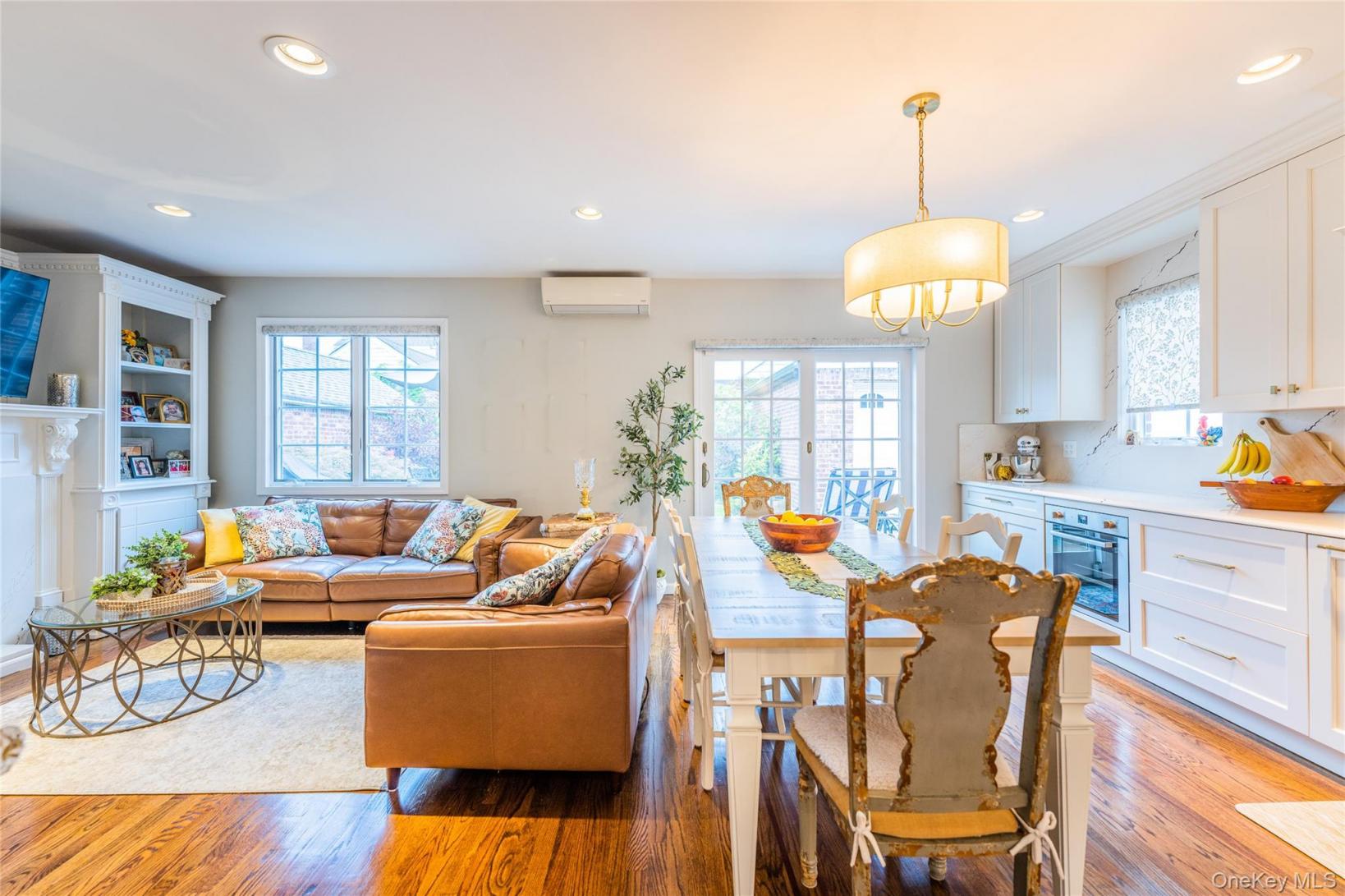#12 photo, 166-31 24th Road, Whitestone , NY 11357
