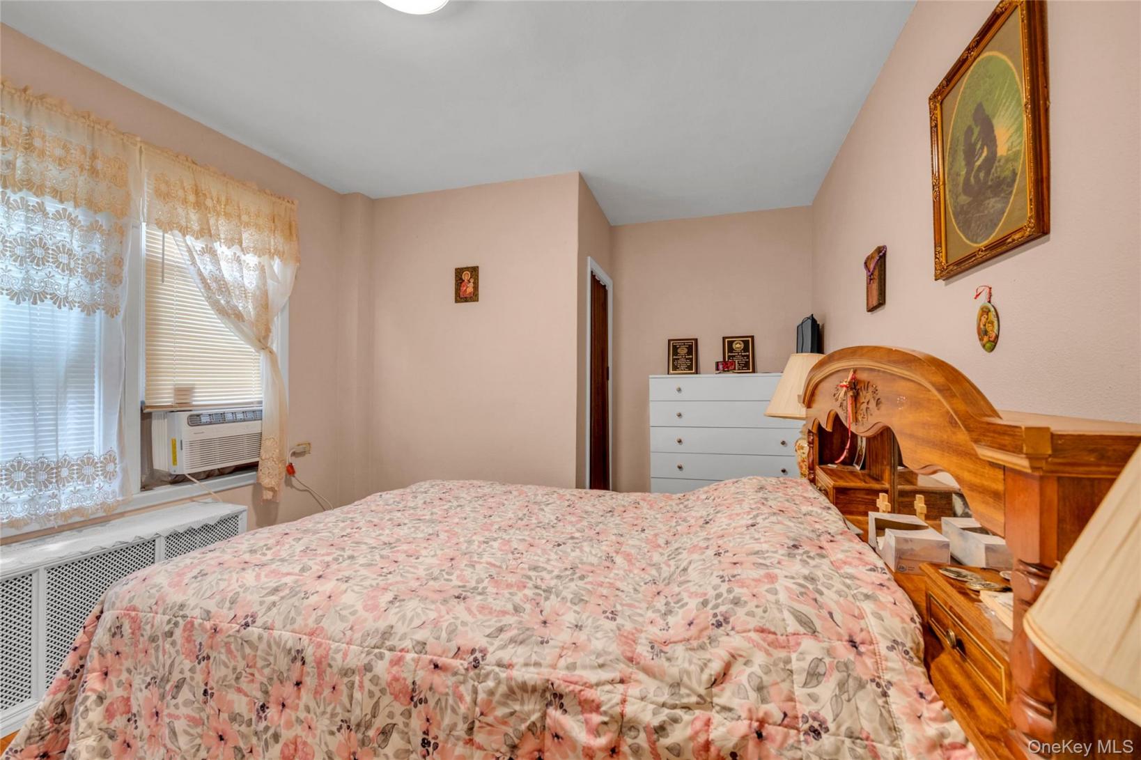#6 photo, 15424 12th Road, Whitestone , NY 11357