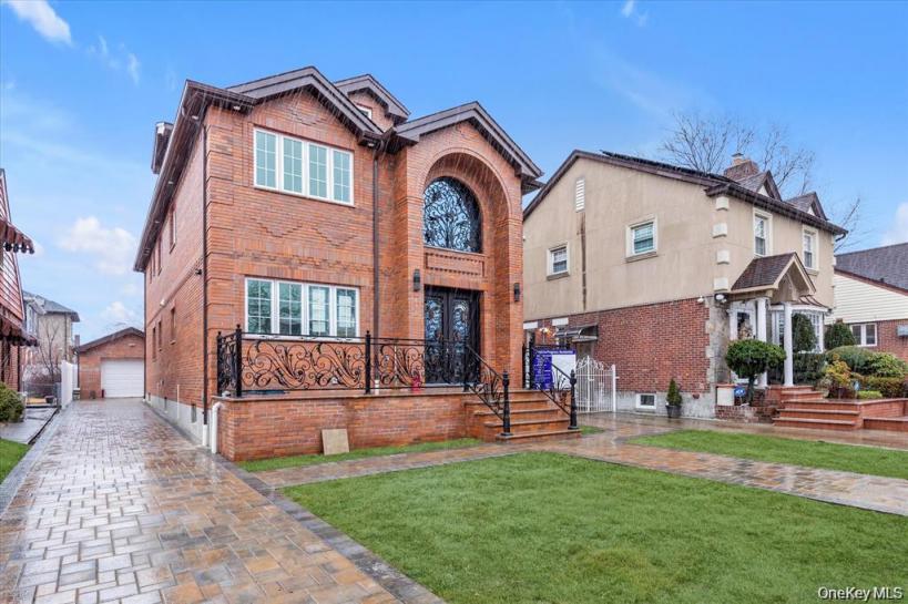 #18 photo, 27-09 Utopia Parkway, Flushing , NY 11358