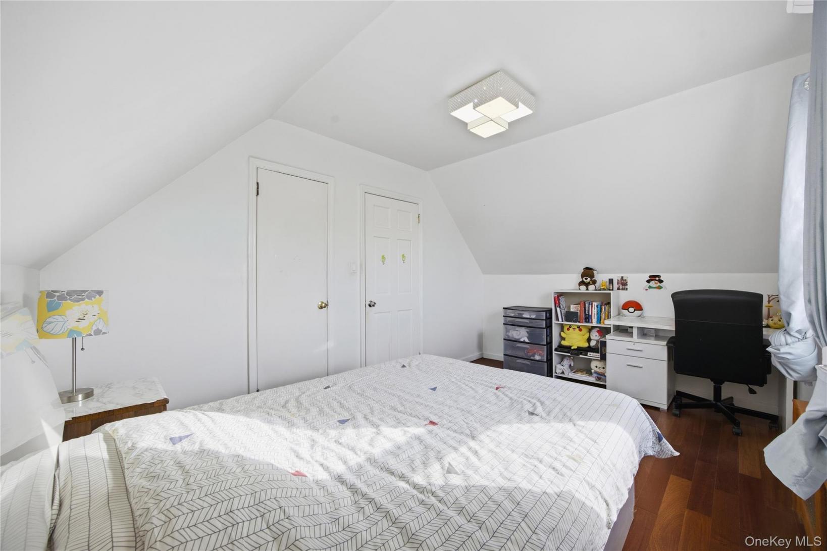 #11 photo, 32-03 Clearview Expressway, Bayside , NY 11361