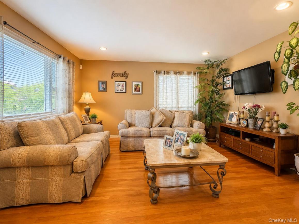 #5 photo, 202-34 46th Road, Bayside , NY 11361