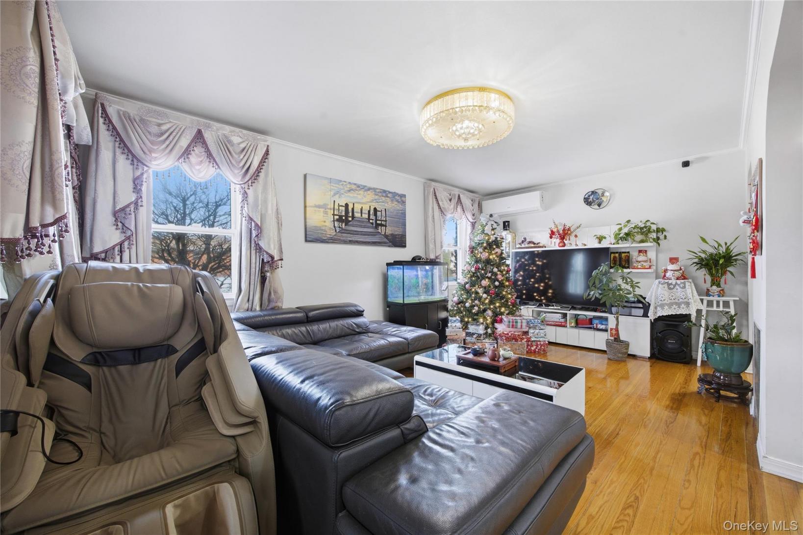 #3 photo, 32-03 Clearview Expressway, Bayside , NY 11361