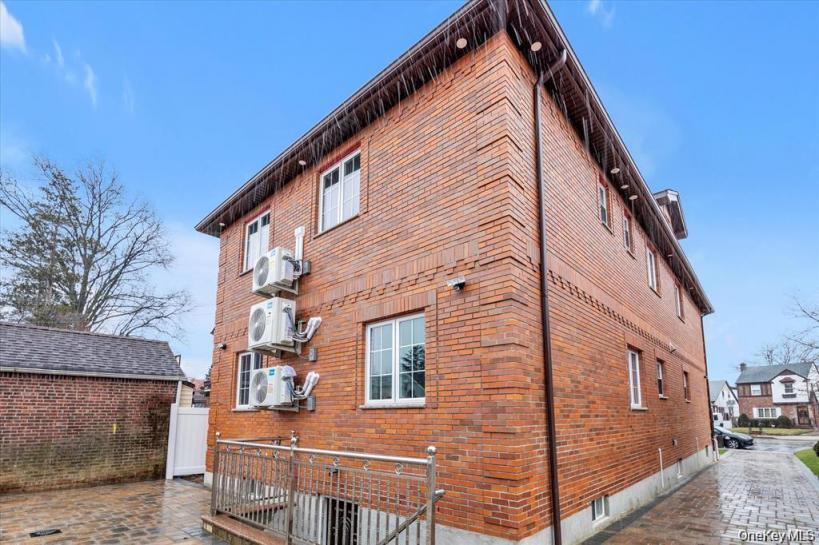 #16 photo, 27-09 Utopia Parkway, Flushing , NY 11358