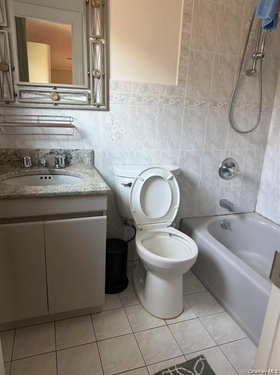 #11 photo, 154-60 Riverside Drive, Whitestone , NY 11357